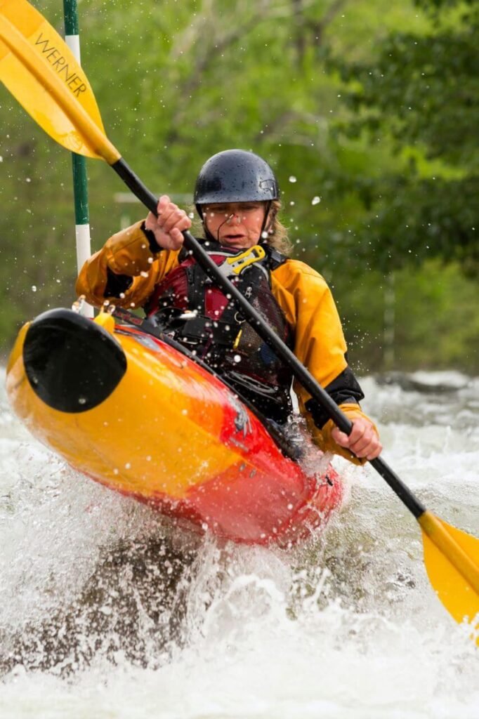 Kayak gonflable en eaux vives